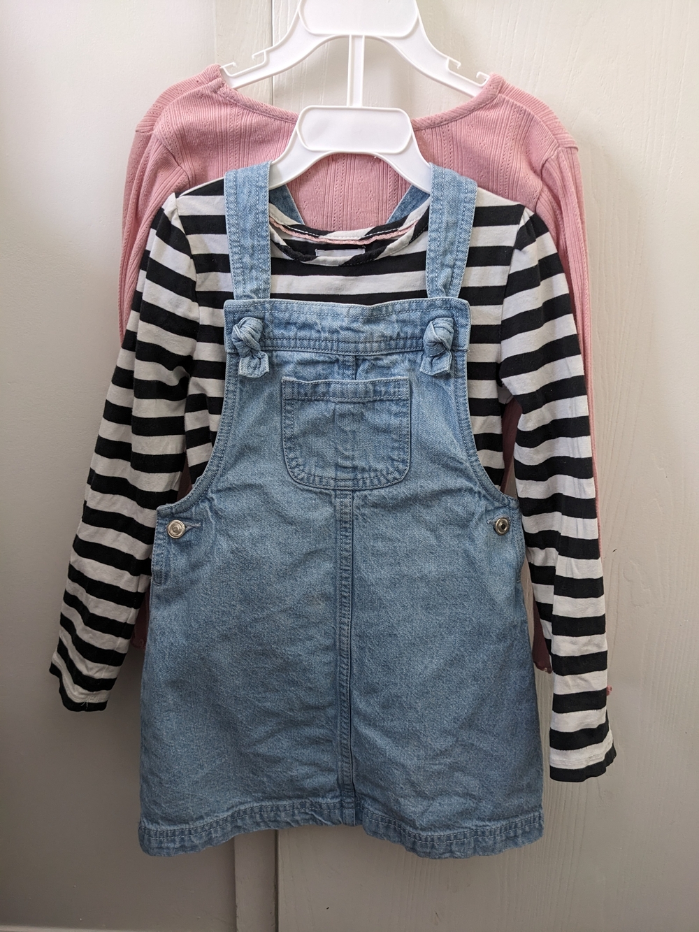 3 Piece - Tahari Denim Overall Jumper with A Stripe Top And A Pink Top